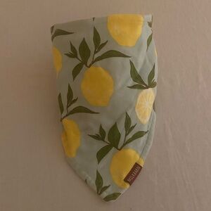 100% Organic Cotton Milkbarn Bib - Blue with Lemon Motif